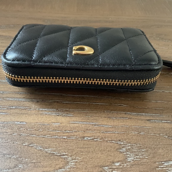 Essential Small Zip Around Card Case With Pillow Quilting - Smooth Leather/Brass - Picture 3 of 6